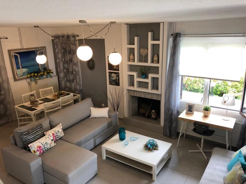 Sofia'S Pearl Beachfront Maisonette Nea Kallikrateia ภายนอก รูปภาพ